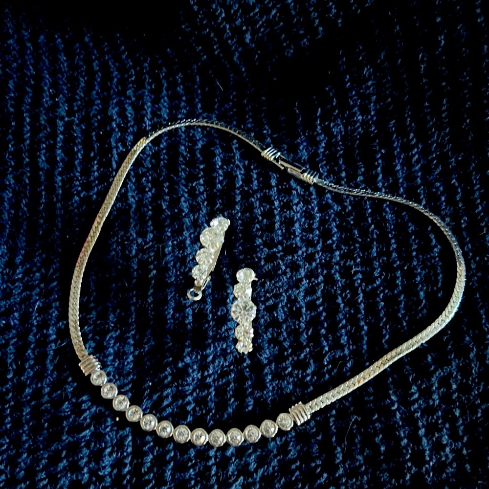 Zirconia short necklace with earrings